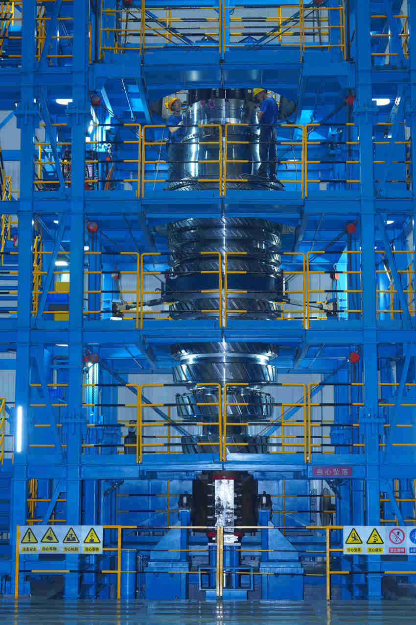 国内首个燃机智慧制造基地轮盘高效叠装产线。于喜宝供图